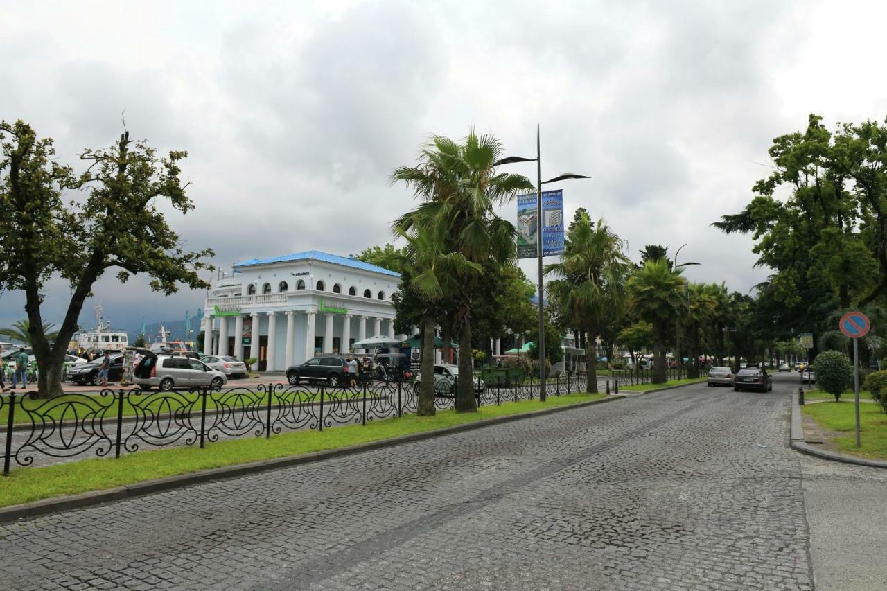 Tnt Apartment Batumi Exterior photo